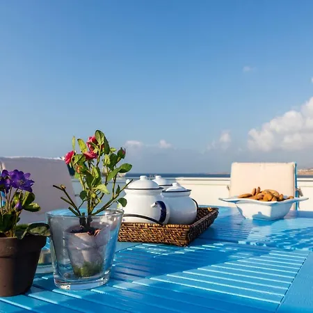 Sea View Penthouse With Roof Garden Apartment *