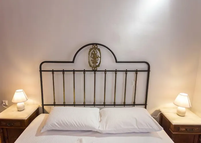 Sea View Penthouse With Roof Garden Ханья