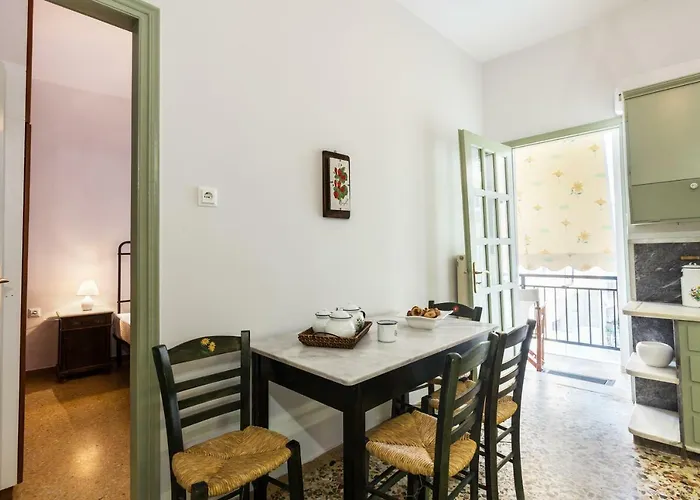 Sea View Penthouse With Roof Garden Ханья