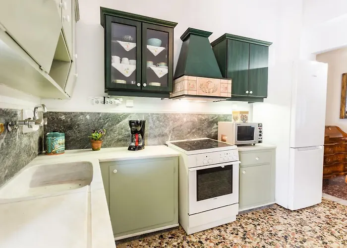 Sea View Penthouse With Roof Garden Апартаменты