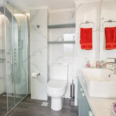 Daire Sea View Penthouse With Roof Garden *