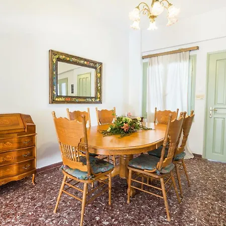 Sea View Penthouse With Roof Garden Daire